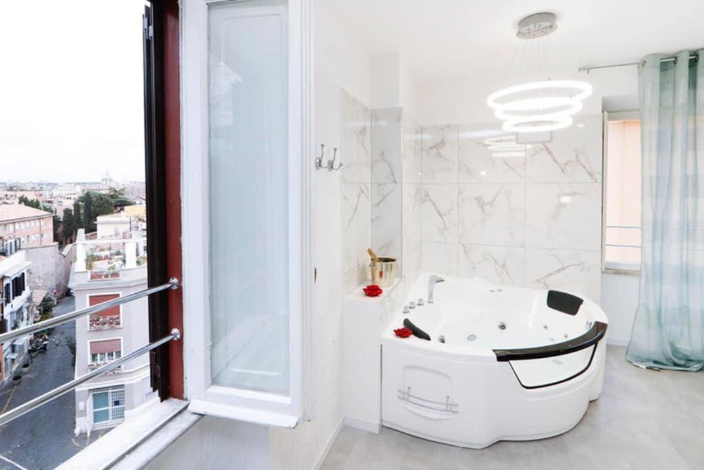Apartamento White Panoramic Jacuzzi Trastevere - Collection *